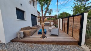 Pergolas en bois avec terrasse en bois également