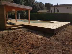 Terrasse en bois avec piscine