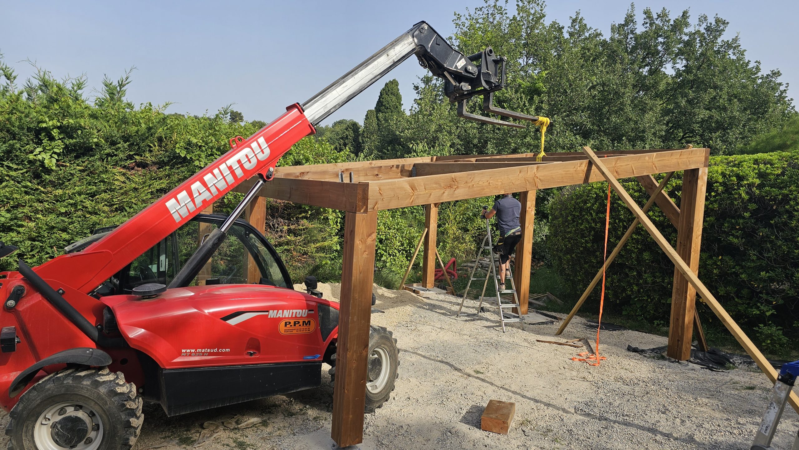 création d'un abris voiture double en douglas carport 